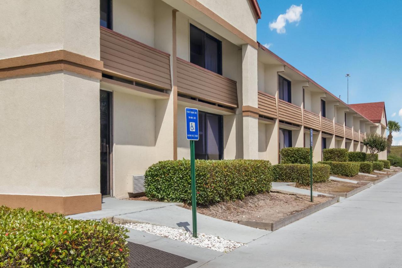 Red Roof Inn & Suites Brunswick I-95 Exterior foto