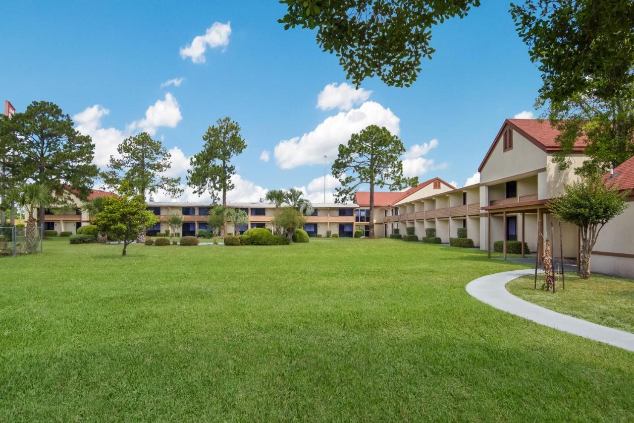 Red Roof Inn & Suites Brunswick I-95 Exterior foto